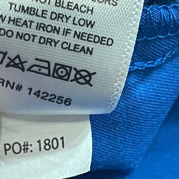 Figs Technical Collection Blue Scrub Top
Size XL - Picture 4 of 8